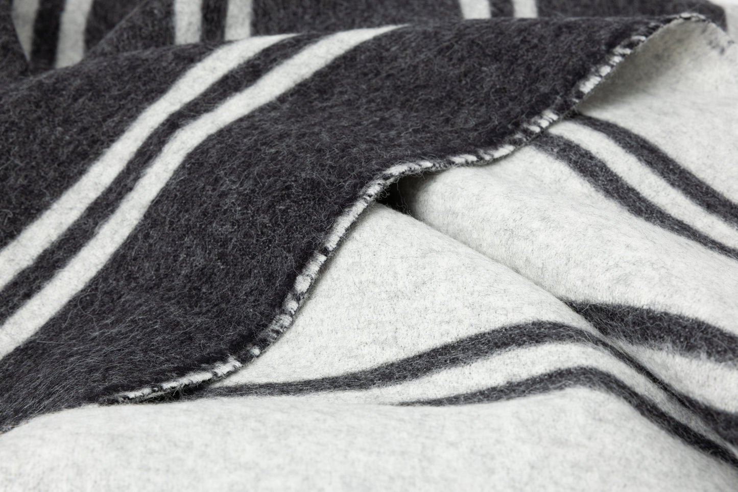 Straits Reversible Throw | Black & Ivory