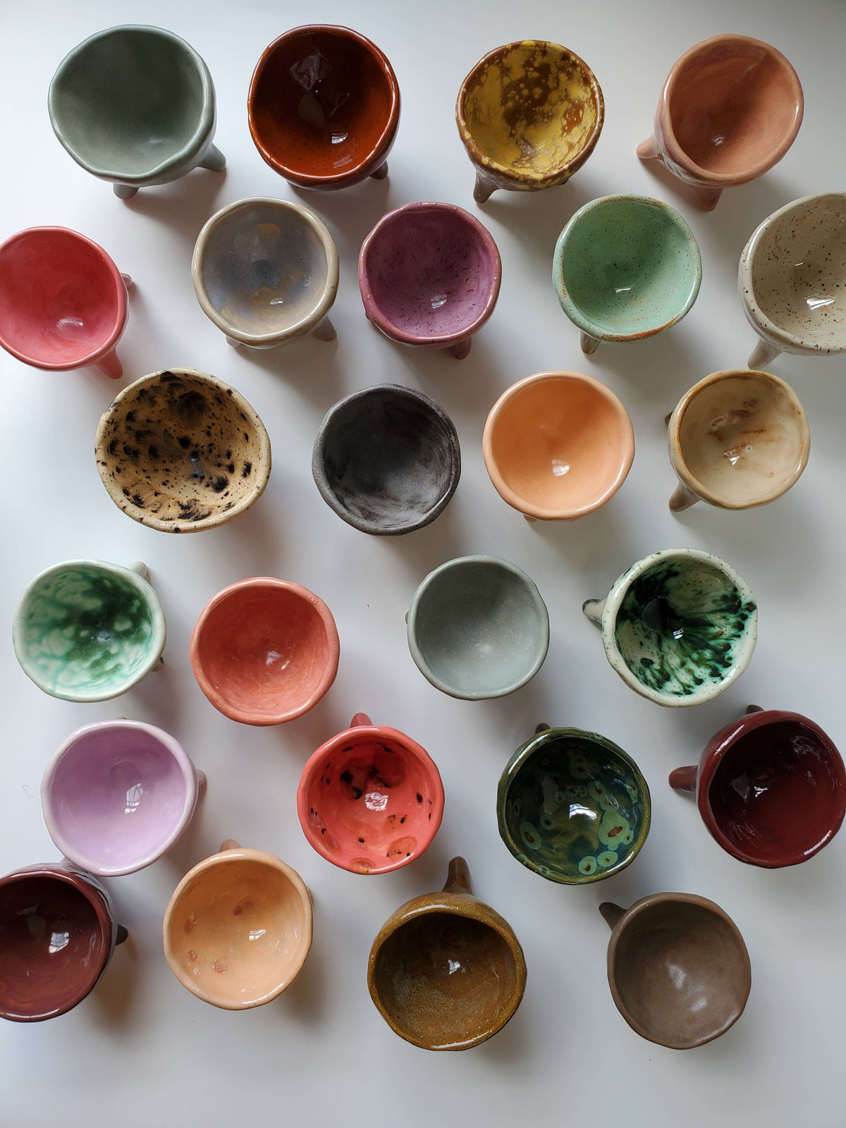 Ceramic Mini Tripod Bowl (Multiple Colors)