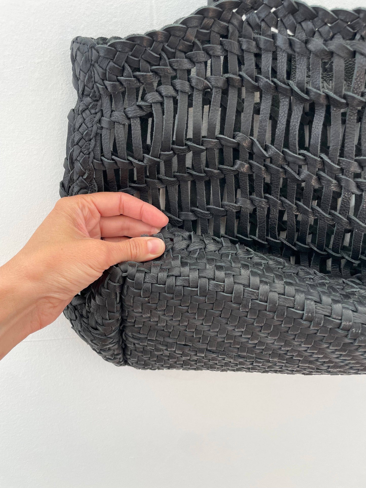 Luni Leather Woven Bag | Black
