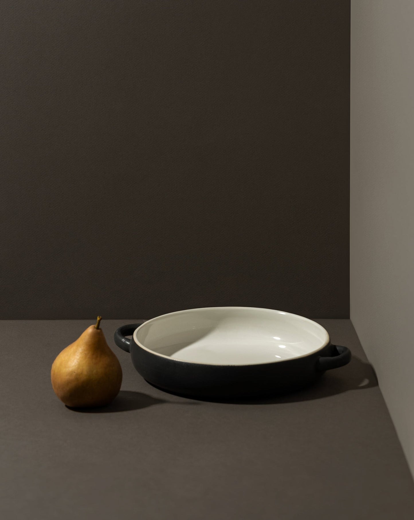 Stoneware Shallow Dish (Multiple Colors)