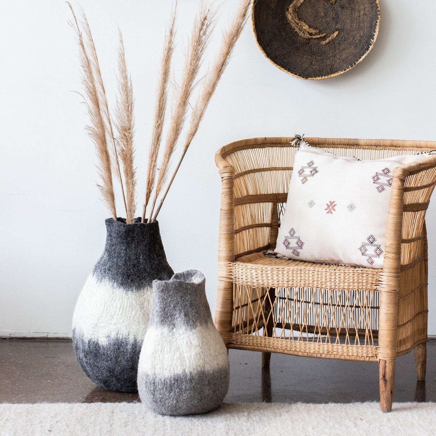 Eclipse Wool Gourd Vase