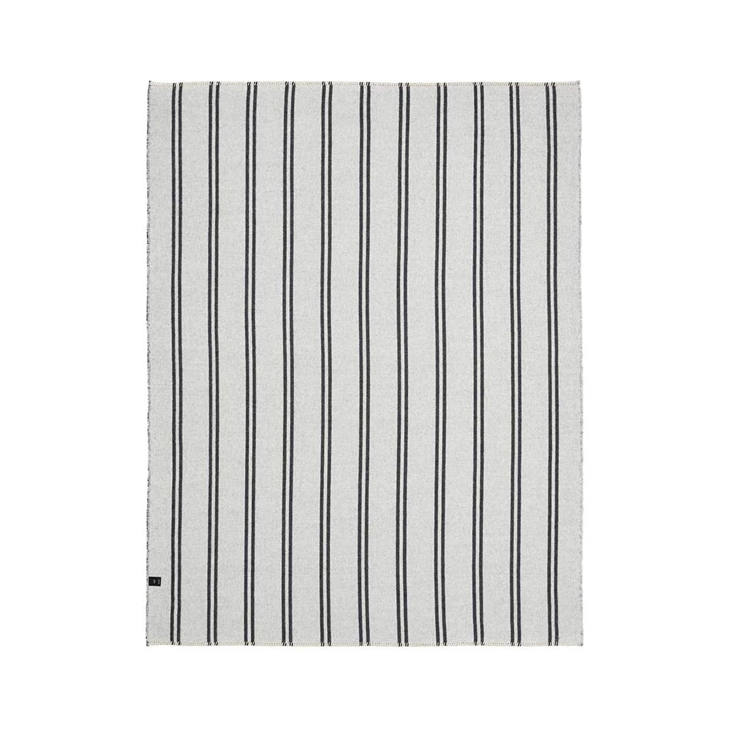 Straits Reversible Throw | Black & Ivory