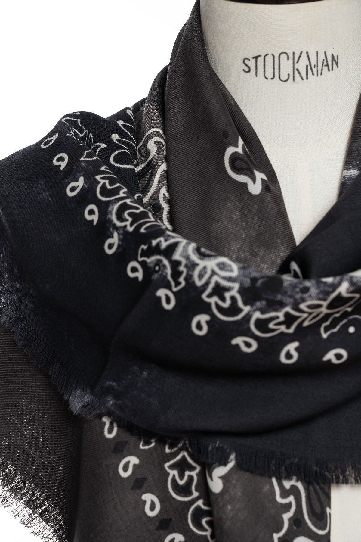 Jil Quadra Diagonal Scarf | Black & Mud