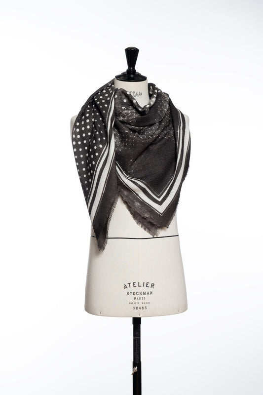 Jil Quadra Dot Wool Scarf | Mud