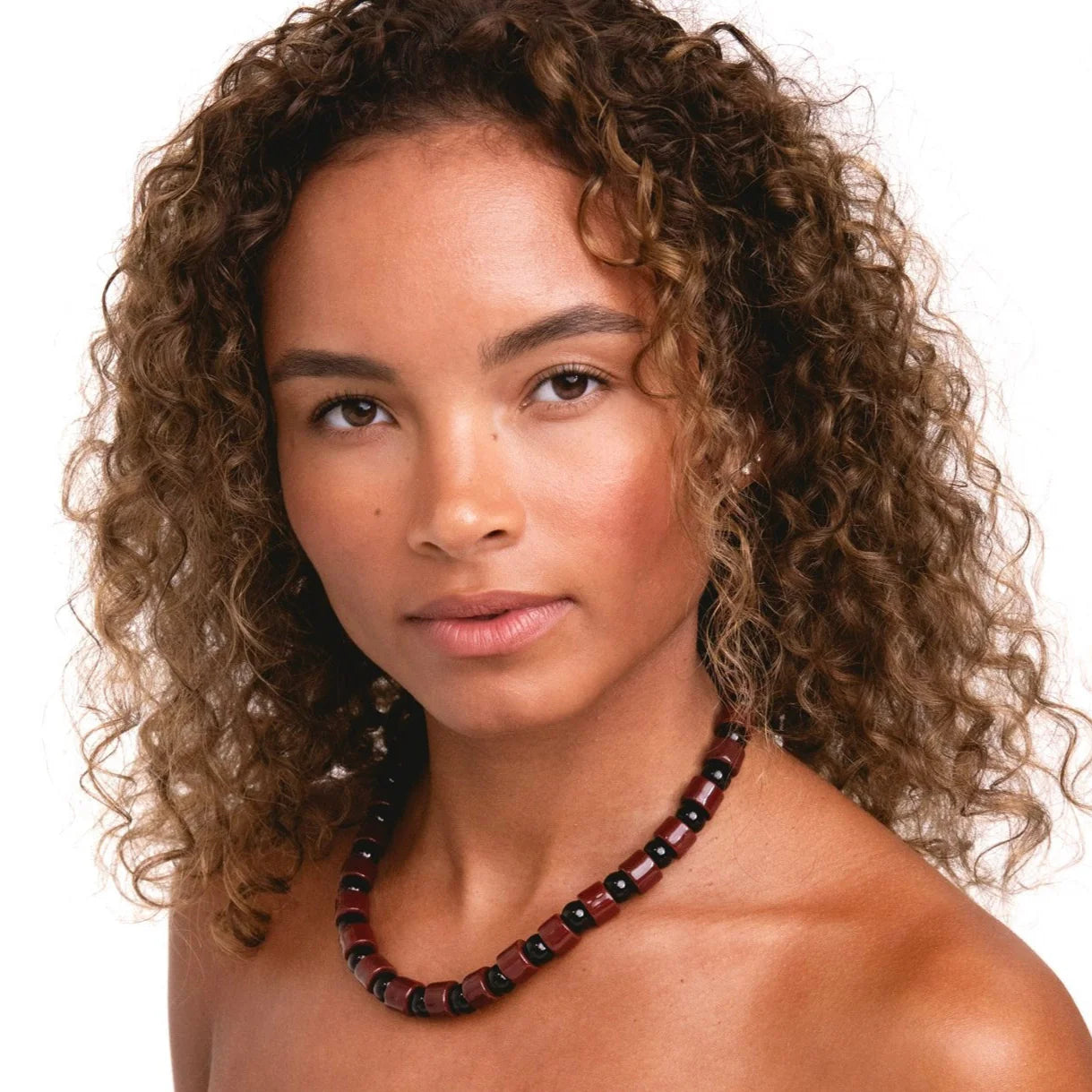 Sundry Necklace | Walnut & Onyx