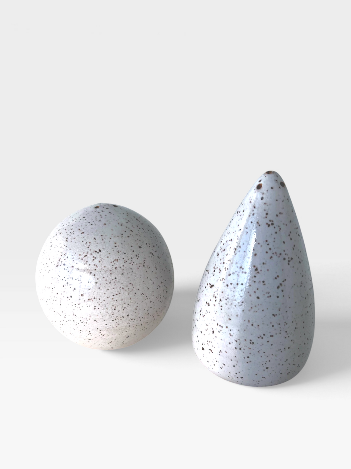 Ceramic Salt and Pepper Shaker Set (Multiple Colors)